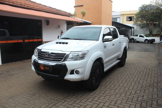 TOYOTA HILUX 3.0 SRV 4X4 CD 16V TURBO INTERCOOLER DIESEL 4P AUTOMÁTICO